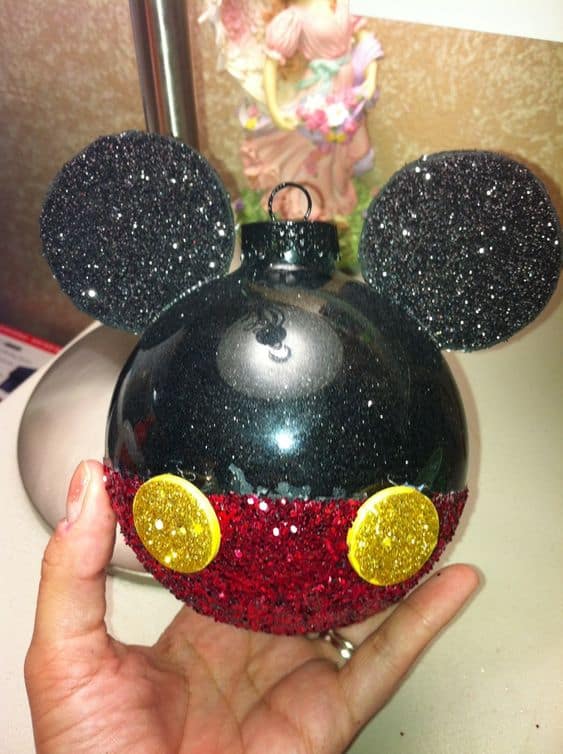 DIY Mickey Mouse Ornament, easy kids craft, looks store bought. Gift for friend, teacher gifts, kids craft, Christmas Crafts, Christmas tree ideas, Christmas gift ideas, DIY Christmas decorations