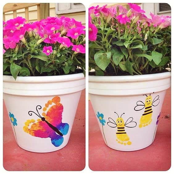 Easy DIY Foot Print Flower Pot Kids can make for Mothers Day. A great last minute gift idea for Mom's, GrandMother, or Grauntie.