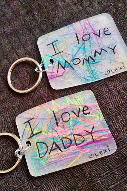 Easy DIY Shrinkie Dink keychain kids can make for Mother's day. A keepsake gift idea with a sentimental message written for mom. Can also be made for Father's Day.