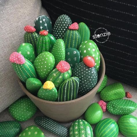 Easy DIY Stone cactus plant Mothers Day crafts kids can make. A great Summer garden gift idea you can do for Mom's, GrandMother, or Grauntie on a budget. #PaintedRocks