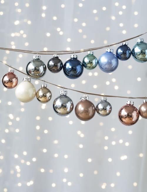 Easy DIY Ornament Garland/Christmas Decoration Ideas