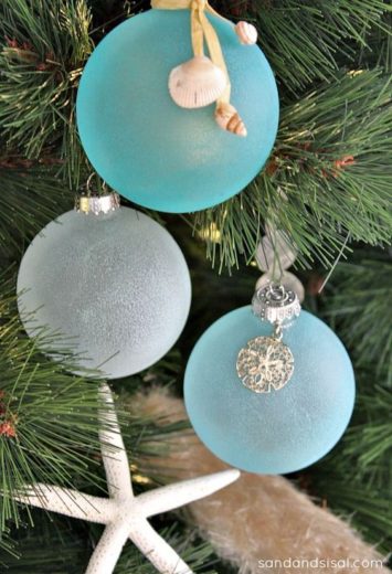 Easy DIY Seaglass Seashell Beach Ornament Christmas decoration using Elmer's glue or Mod Podge, food coloring, and a glass ornament. Perfect wedding, kids, or Christmas ornaments craft. Best for an apartment, friend, or teachers gift.