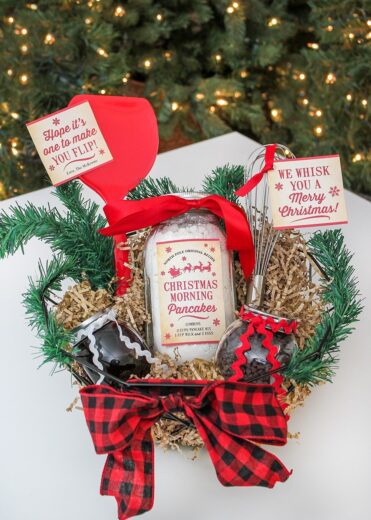 Christmas Morning pancakes gift basket gift ideas for family, friends, and neighbor