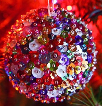 Easy DIY Sequin Christmas Tree ornament. Best kids craft ideas, diy Christmas decorations, Christmas gift ideas, DIY Christmas gifts, Christmas crafts, Christmas Tree ideas,, apartment decorations, teachers gift, ideas on a budget