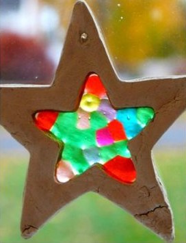 DIY Stain glass star ornament using kids beads and salt dough perfect for kids craft ideas, diy Christmas gifts, teachers gifts, diy Christmas decorations, Christmas tree ideas, gifts for friends