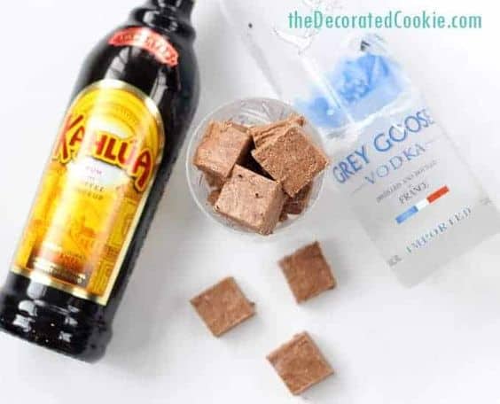 White Russian Fudge- Quick, Easy, 3 ingredient fudge that will get you drunk. Strong but delicious. Perfect for Christmas parties, Christmas treats, DIY Christmas gifts, Christmas appetizers, New Years Eve appetizers, New years Eve treats, and even Birthdays