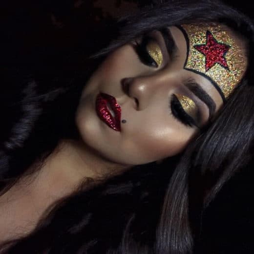 Easy Last Minute DIY Halloween Make Up, pretty Wonder Woman. Glitter.